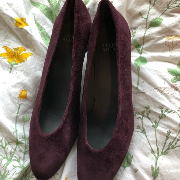 Stuart Weitzman Bordeaux Suede Chic Pump - Picture 4 of 8